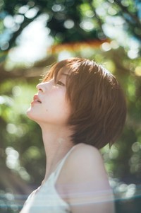 岡崎紗絵『2nd写真集』 撮影:田形千紘(C)宝島社 