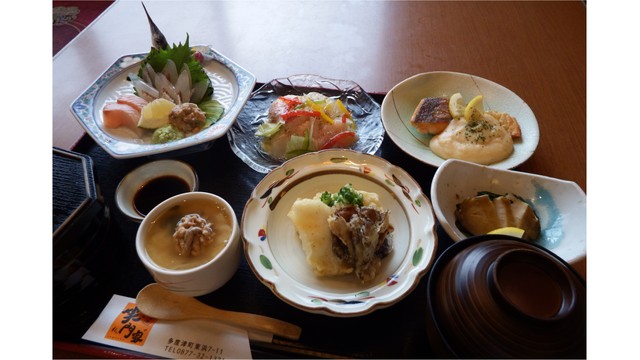 高校生考案の海鮮定食を瀬戸芸に合わせて提供　多度津高校オリジナルブランド魚など5種を使用　香川