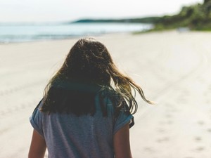 地震で亡くなった彼女の半生を伝えながら、教訓を13年間無駄にした