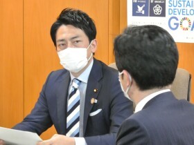 数値規制で「犬の生涯出産回数６回まで」　踏み込んだ小泉氏、さらなる「前進」を期待