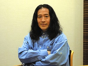 又吉直樹さん6年ぶり長編「生きとるわ」 借金して逃げて道頓堀ダイブ、騙し騙され人生哀歌
