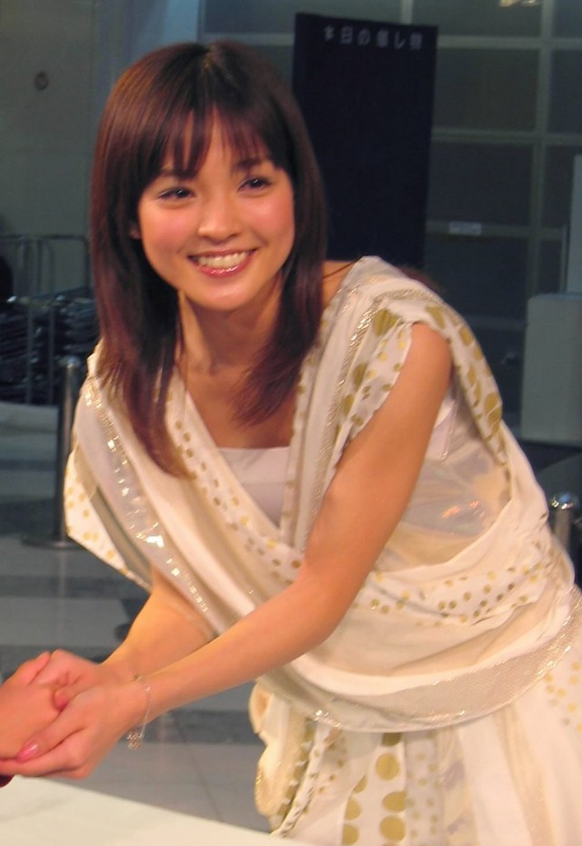 国仲涼子(2004年）