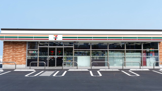 国産木材・バイオマス発電使用のコンビニがオープン　愛媛・四国中央市