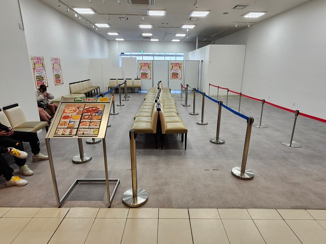 待合室がお店を出来そうなくらい広いです（7代目桂小文吾さん提供）