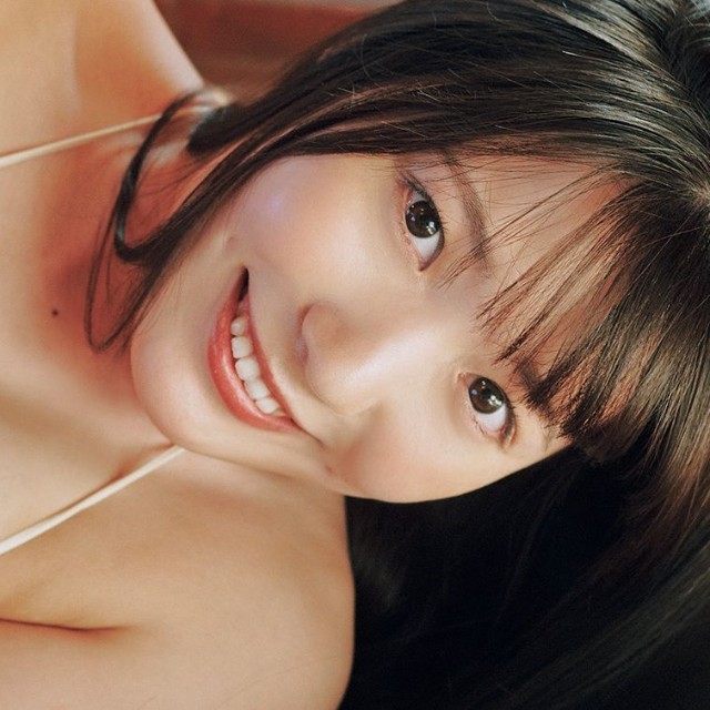 小日向優花（撮影／岡本武志　ヘアメイク／矢部恵子　スタイリング／佐賀愛衣）