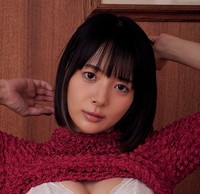 岡田紗佳（撮影：彦坂栄治　ヘアメイク：高野雄一　スタイリング：筒井葉子）