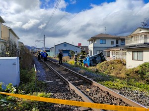 【速報】仙台市青葉区　ＪＲ仙山線と軽乗用車が衝突