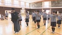 能楽の体験教室　香川大学付属高松小学校　高松市番町