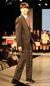 第11回日本制服アワード・最新制服ファッションショー