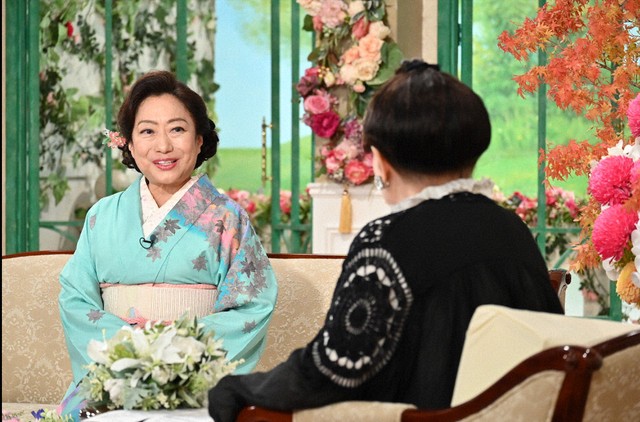 「徹子の部屋」   黒柳徹子(右)、山村紅葉＝テレビ朝日提供