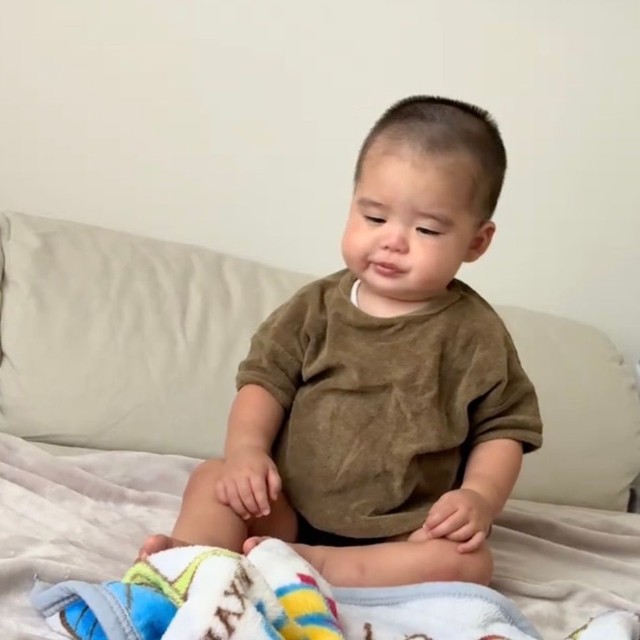お昼寝から起きたらオジサンに…？生後9カ月の男の子（提供：@boku_tokidoki_itokoさん）