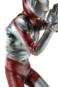 CCPJAPAN社「1／6特撮シリーズ ウルトラマン（Bタイプ）スペシウム光線 東京夜間戦闘Ver. LED発光ギミック付き」ⓒ円谷プロ