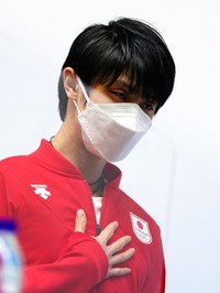 北京オリンピックの記者会見に臨む羽生結弦選手