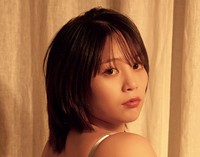 山岡雅弥「週刊SPA!」（扶桑社）2025年11月18日号より＝撮影：中山雅文 ヘアメイク：氏川千尋 スタイリング：毛塚由恵