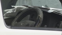 展示車両に衝突した軽自動車　倉敷市大内