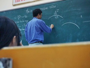 耳を塞ぎたくなる会話をする教員になる彼らと、教員を諦めた私の話