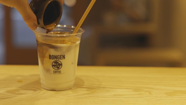 濃さと豆の種類が選べるBONGENCOFFEEのラテ（株式会社座御堂提供）