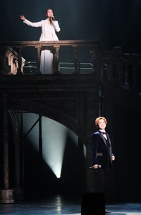 彩風咲奈　退団後初コンサート「no man’s land」（左は水夏希）