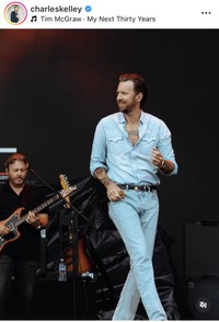 チャールズ・ケリーのインスタグラム＠charleskelleyより
