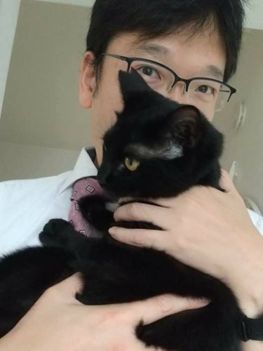 Aさんのご主人も実家で猫を飼っていたそうです。大学卒業後に就職した会社を辞め1年半バックパッカーに。ポーランドでAさんの友人とまず出会い、その数年後にAさんとタイで会い、結婚式はポーランドで挙げて日本に。「ロマンティックだにゃ～」（Aさん提供）