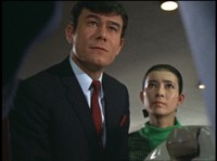 「マイティジャック」（1968年４～６月放送）で共演した二瓶正也さん（左）と桜井浩子©円谷プロ