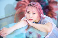 「戸田真琴フォトブック Makolin is」(東京ニュース通信社刊)より