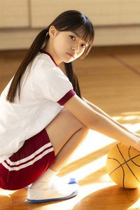 小森香乃デジタル写真集「小悪魔天使ちゃん」（ワニブックス）より＝撮影・西村康