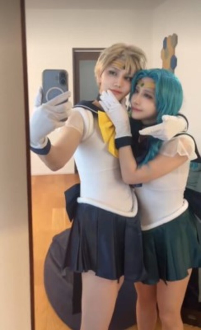 セーラー戦士・ウラヌスとネプチューンのコスプレをする夫婦／らんちぱっく提督さん（@m_konox）提供