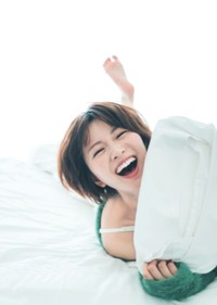 岡崎紗絵2nd写真集『Lupinus』（宝島社）