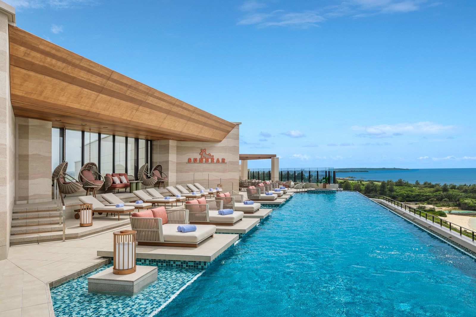 04_Pool-Rooftop-2