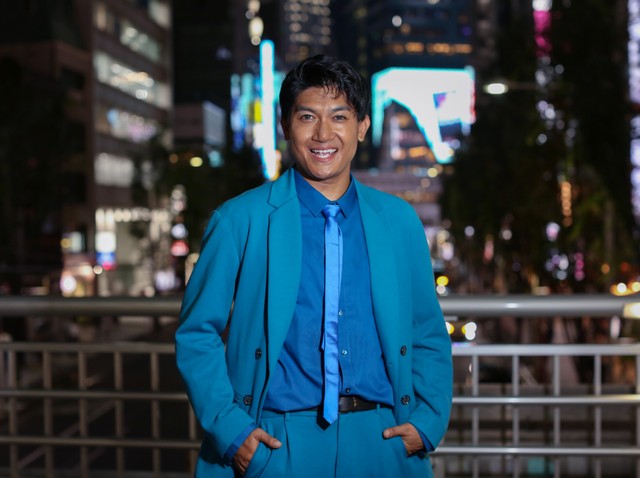 渋谷からパリへ　難民の少年が「身を守る手段」だったファッションを希望に変える