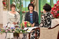 「徹子の部屋」に出演する（左から）平野レミ、和田唱、黒柳徹子＝テレビ朝日提供