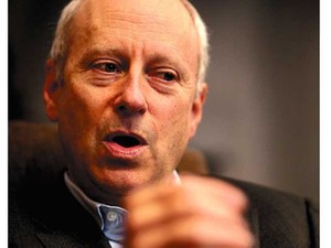 大学入試、なにが正義か　サンデル教授と学生の「白熱対話」