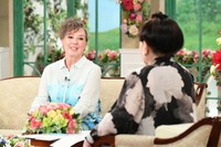 亡き夫、出門英さんとの思い出を振り返るロザンナさん