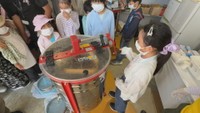 8月3日は「はちみつ」の日　子どもたちがミツバチの生態を学ぶ　岡山市