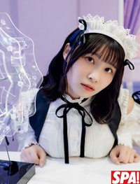 三田のえ（撮影：青山裕企　ヘアメイク：海瀬志津奈（JULLY）　スタイリング：菊地文子　衣装協力：CANDY FRUIT）