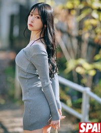 真島なおみ（撮影／岡本武志 ヘアメイク／浦谷すずな（JULLY） スタイリング／工藤沙恵（ミタケイショウ））