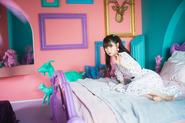 声優・小倉唯 水風船、法被姿で夏感満載「B.L.T. VOICE GIRLS