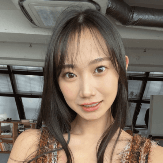 「FLASH」（26年2月17日発売号）に登場した相沢菜々子のオフショット　本人のX（@nanako_aizawa）より