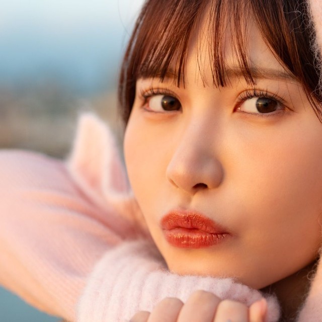 小野六花デビュー6周年記念写真集『6』（ジーオーティー）