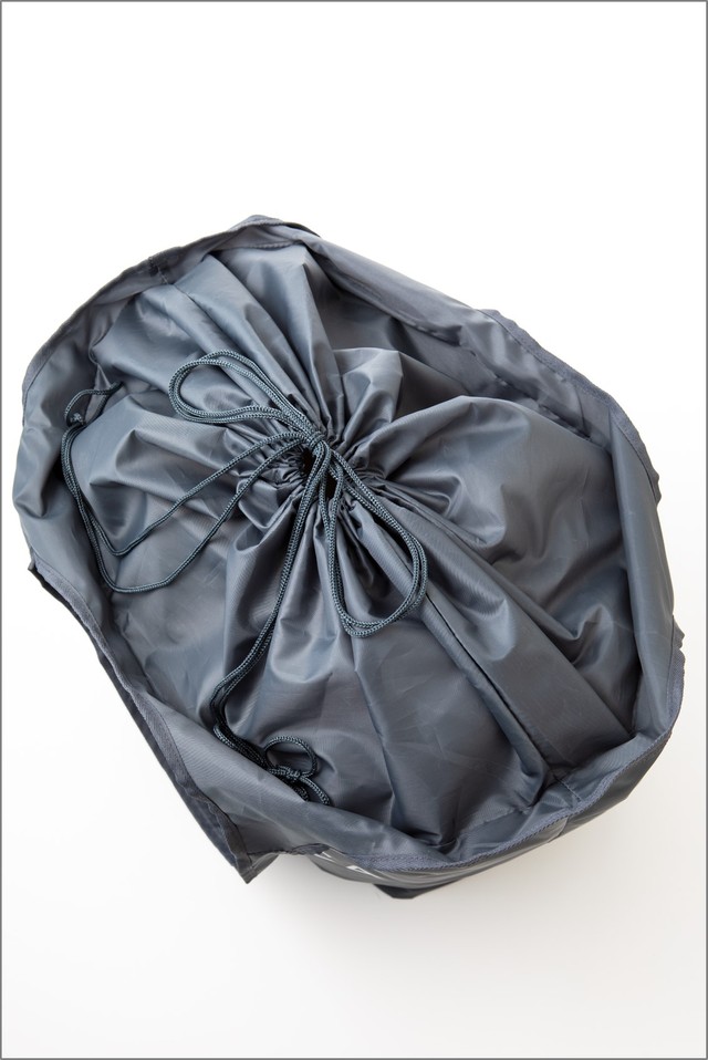 レジかご買物バッグは巾着カバー付き（宝島社提供）