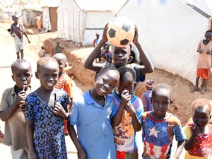 アフリカでサッカーが熱いのは、夢を運んでくれるから