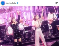 「NHK夏の音楽祭うたであえたら2026」でパフォーマンスを披露する南野陽子さん（左）と増田惠子さん（番組公式インスタグラムから）
