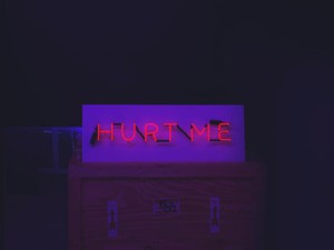 傷つけられ、縛られ続けた「学校」。お金を積まれても戻らない