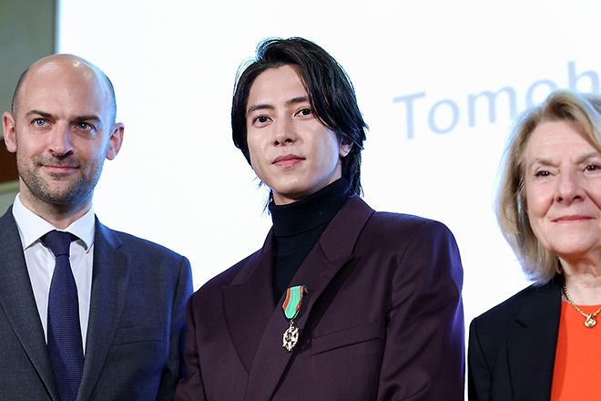 France awards Japanese actor Order of Merit for wine drama