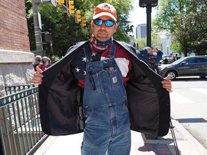 コロナのデモはまるでトランプ集会　この国難でも党派対立を超えられないアメリカ