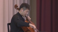 世界的チェリスト・宮田大さんが小学校で演奏「風景をイメージしながら聴いて」　香川・三豊市