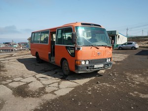 路線バスは１日３本だけ　移動はタクシーが命綱＠国後島、色丹島