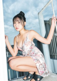 本多もか「旬撮GIRL Vol.30」(扶桑社)より＝撮影：高橋慶佑 ヘアメイク：KEIKO（renewal） スタイリング：毛塚由恵