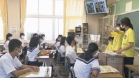 現役の保育士3人が中学生に特別授業